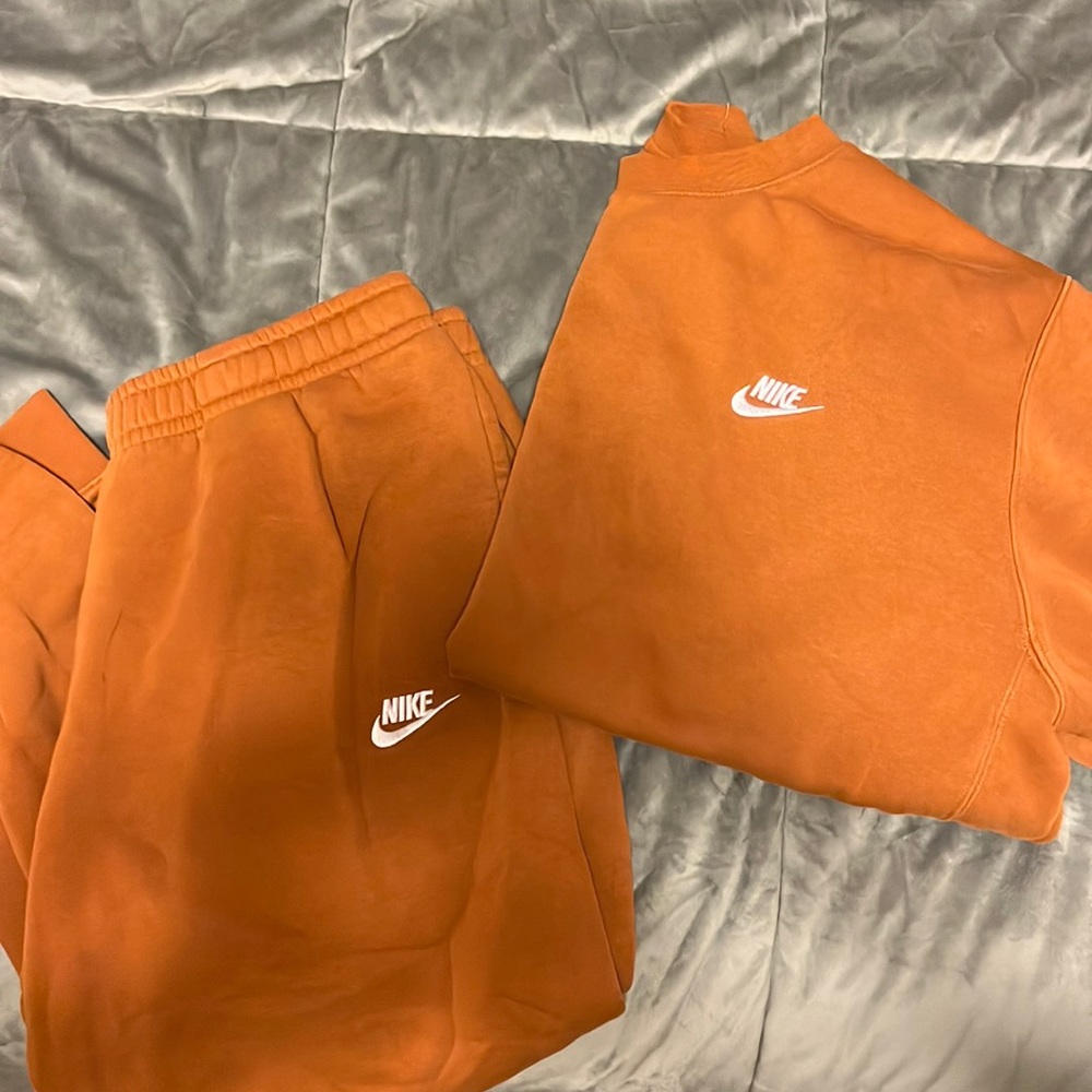 Nike sweatsuit